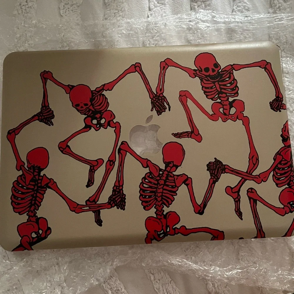 MacBook Pro 13 inch case cover with clear bottom.